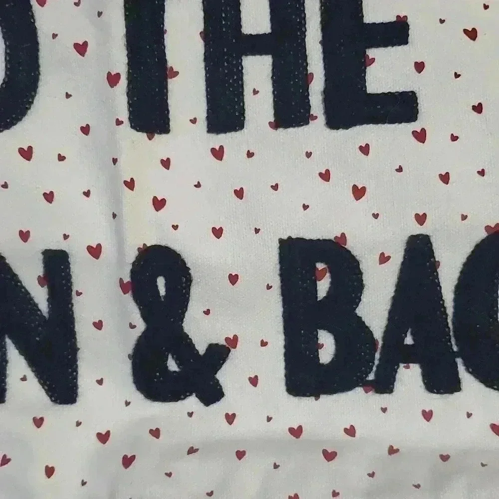 2 pillow covers (not the same)